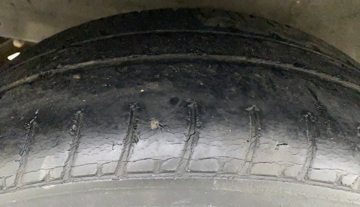 2013 Hyundai i20 MAGNA (O) 1.2, Petrol, Manual, 70,894 km, Right Rear Tyre Tread