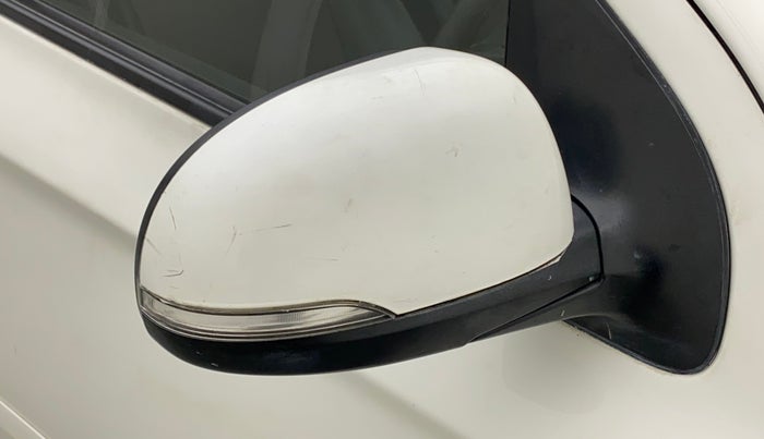 2013 Hyundai i20 MAGNA (O) 1.2, Petrol, Manual, 70,894 km, Right rear-view mirror - Folding motor not working