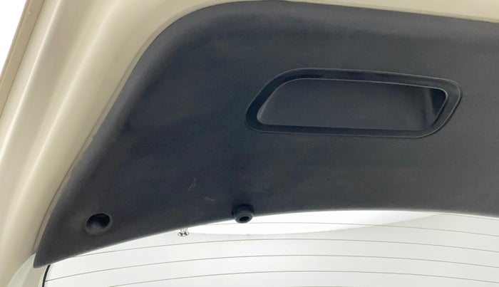 2013 Hyundai i20 MAGNA (O) 1.2, Petrol, Manual, 70,894 km, Dicky (Boot door) - Trim lock has minor damage