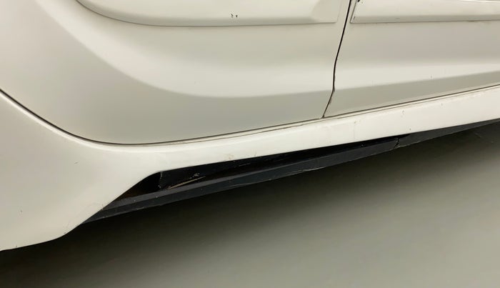 2013 Hyundai i20 MAGNA (O) 1.2, Petrol, Manual, 70,894 km, Right running board - Cladding has minor damage