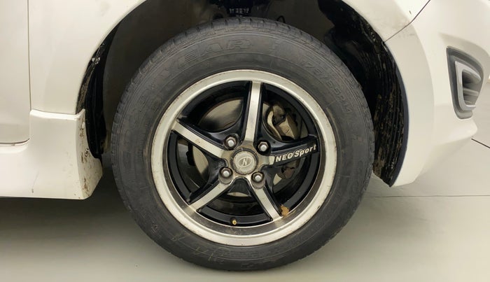 2013 Hyundai i20 MAGNA (O) 1.2, Petrol, Manual, 70,894 km, Right Front Wheel