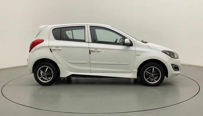 2013 Hyundai i20 MAGNA (O) 1.2, Petrol, Manual, 70,894 km, Right Side View