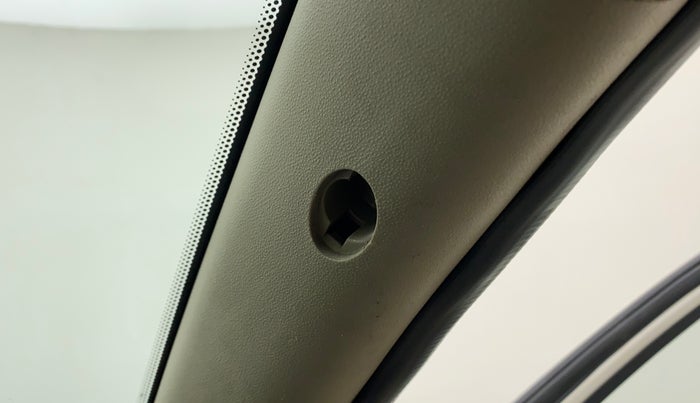 2013 Hyundai i20 MAGNA (O) 1.2, Petrol, Manual, 70,894 km, Right A pillar - Trim cover missing