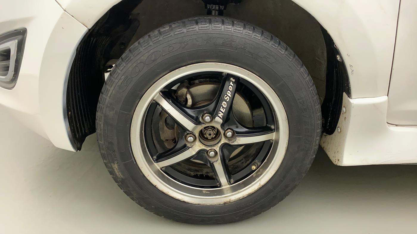 2013 Hyundai i20 MAGNA (O) 1.2, Petrol, Manual, 70,894 km, Left Front Wheel