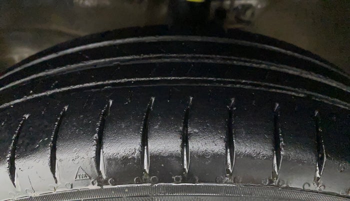 2011 Maruti Wagon R 1.0 LXI, Petrol, Manual, 55,061 km, Left Front Tyre Tread
