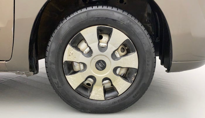 2011 Maruti Wagon R 1.0 LXI, Petrol, Manual, 55,061 km, Right Front Wheel