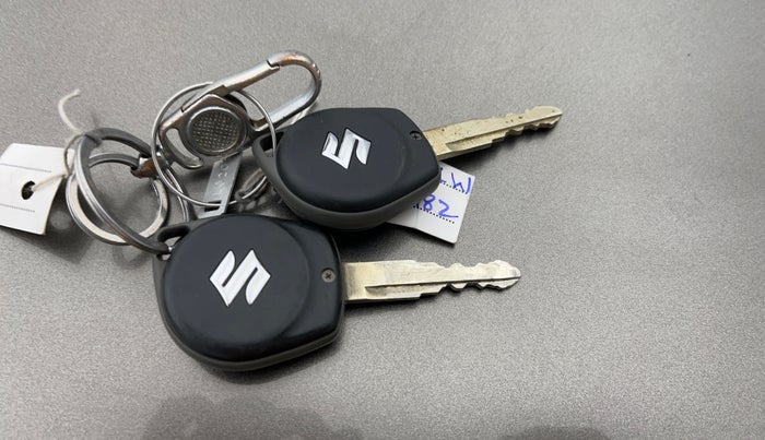 2022 Maruti Dzire VXI CNG, CNG, Manual, 73,464 km, Key Close Up