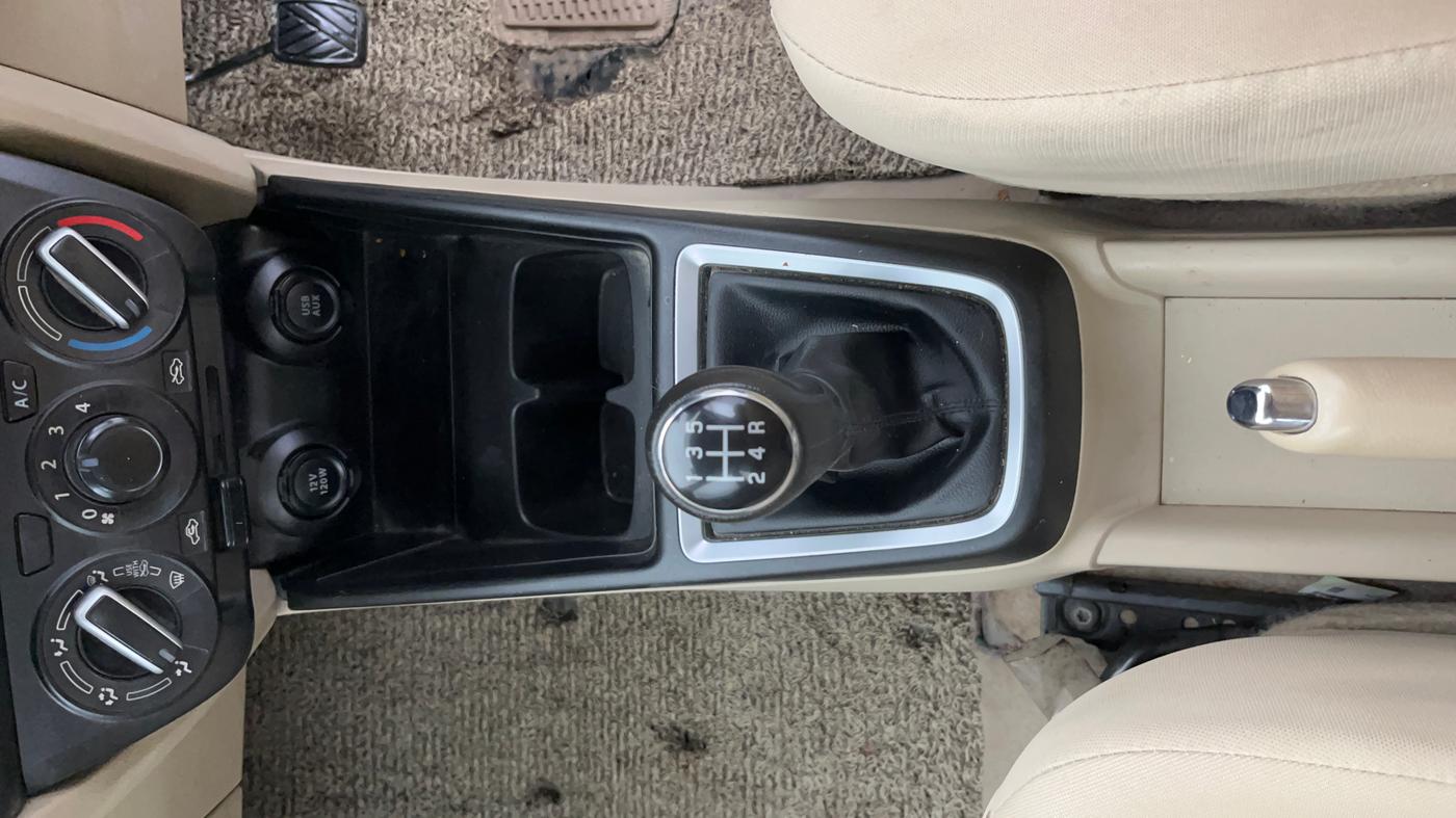 2022 Maruti Dzire VXI CNG, CNG, Manual, 73,489 km, Gear Lever
