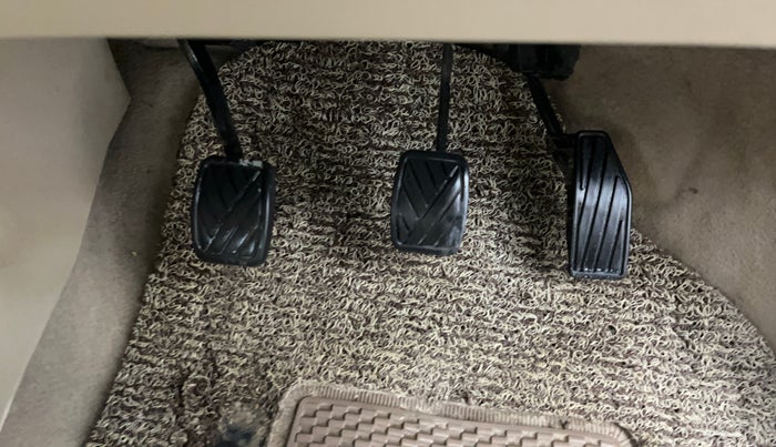 2022 Maruti Dzire VXI CNG, CNG, Manual, 73,464 km, Pedals