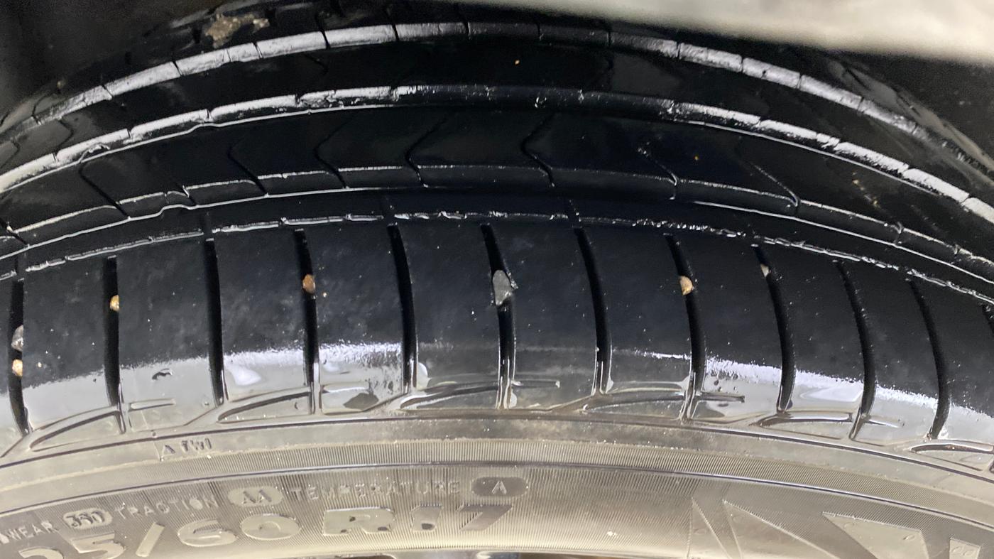 2020 MG HECTOR PLUS SHARP 1.5 PETROL TURBO DCT 6-STR, Petrol, Automatic, 1,12,132 km, Right Rear Tyre Tread