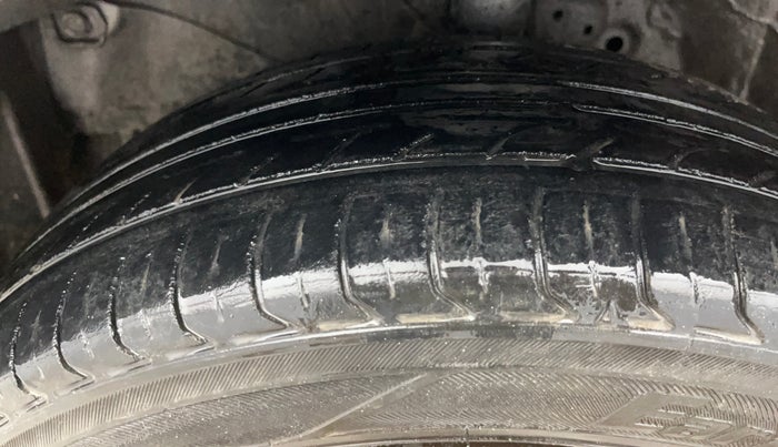 2015 Honda Amaze 1.2L I-VTEC S, Petrol, Manual, 68,808 km, Left Front Tyre Tread