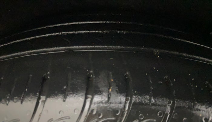 2022 KIA CARENS LUXURY PLUS 1.4 PETROL DCT 7 STR, Petrol, Automatic, 51,950 km, Left Rear Tyre Tread