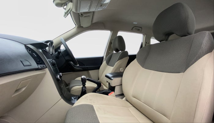 2017 Mahindra XUV500 W6 4X2, Diesel, Manual, 36,565 km, Right Side Front Door Cabin View