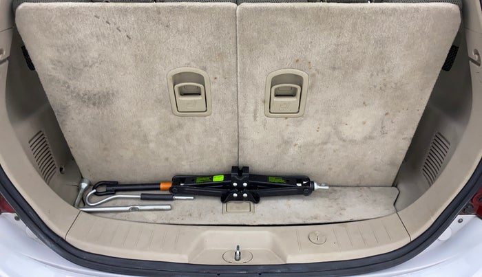 2017 Mahindra XUV500 W6 4X2, Diesel, Manual, 36,565 km, Boot Inside View