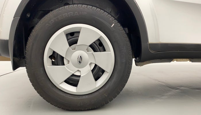 2017 Mahindra XUV500 W6 4X2, Diesel, Manual, 36,565 km, Right Rear Wheel