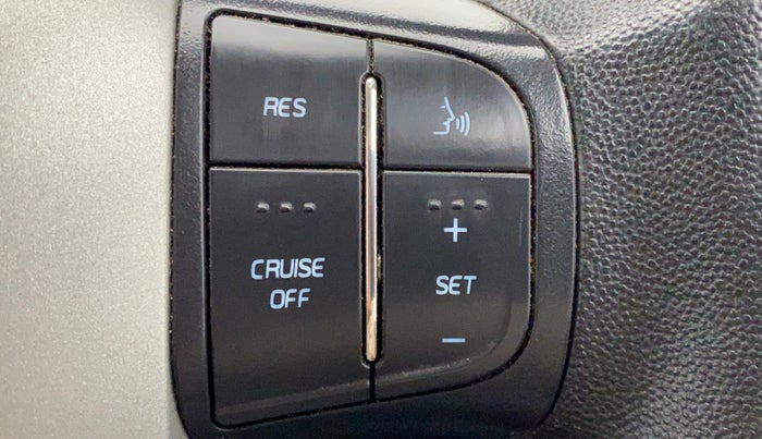 2017 Mahindra XUV500 W6 4X2, Diesel, Manual, 36,565 km, Cruise Control