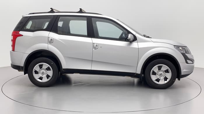2017 Mahindra XUV500 W6 4X2, Diesel, Manual, 36,565 km, Right Side View