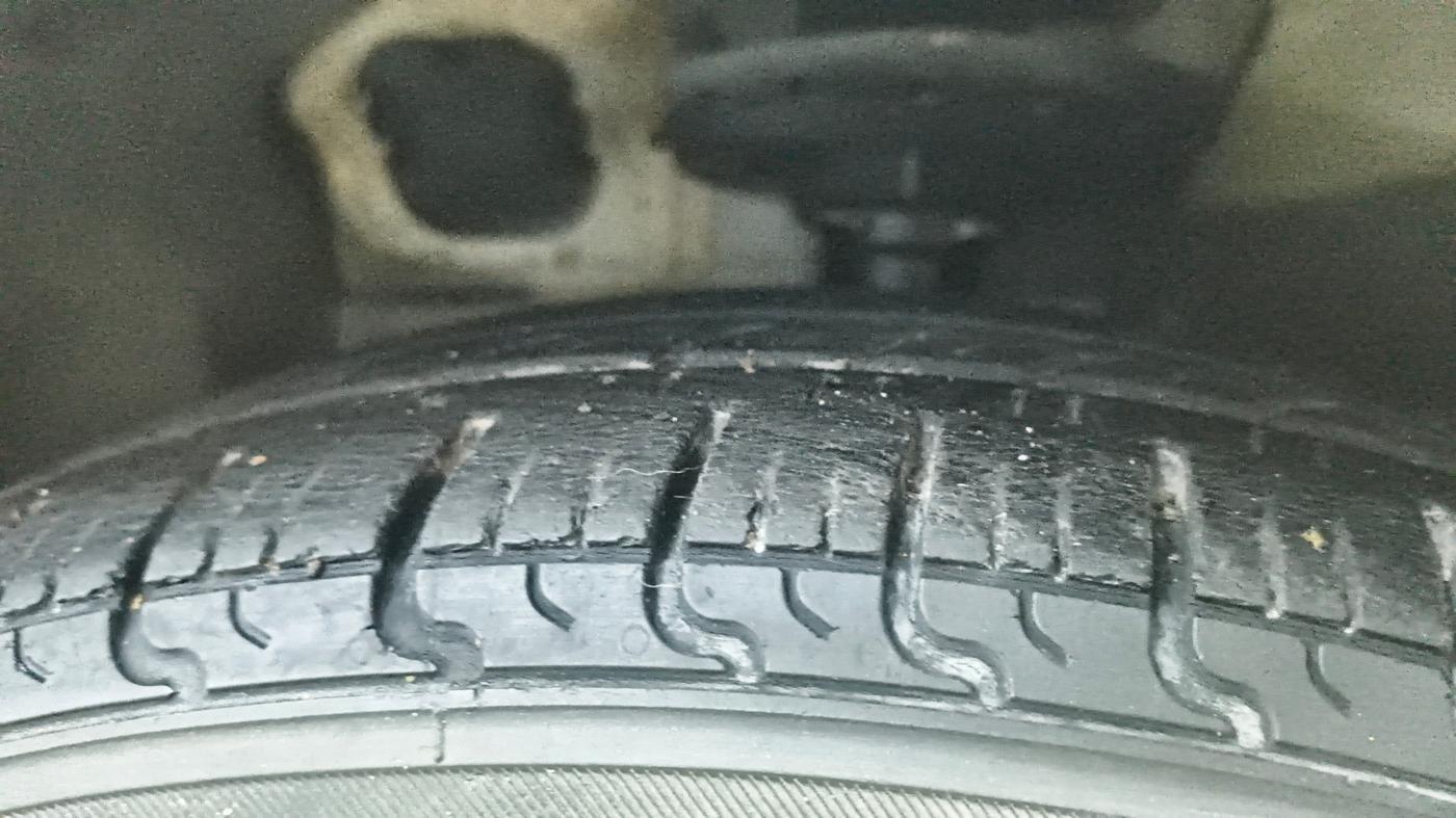 2017 Hyundai Xcent SX 1.2, CNG, Manual, 98,544 km, Left Front Tyre Tread