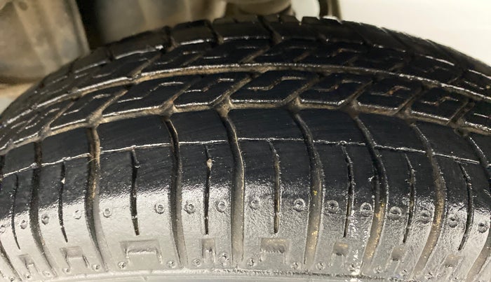 2015 Maruti Alto 800 LXI, Petrol, Manual, 38,257 km, Left Rear Tyre Tread