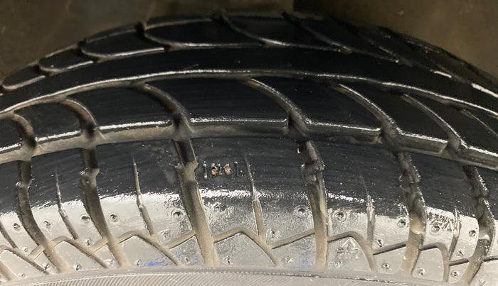 2015 Maruti Alto 800 LXI, Petrol, Manual, 38,257 km, Right Front Tyre Tread