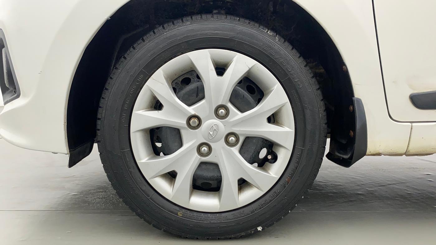 2016 Hyundai Grand i10 SPORTZ 1.2 KAPPA VTVT, Petrol, Manual, 19,416 km, Left Front Wheel