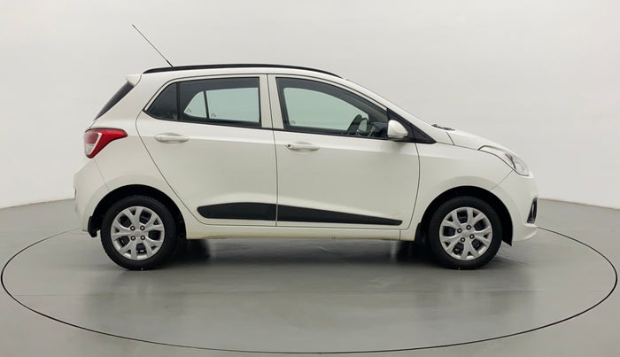 2016 Hyundai Grand i10 SPORTZ 1.2 KAPPA VTVT, Petrol, Manual, 19,416 km, Right Side View