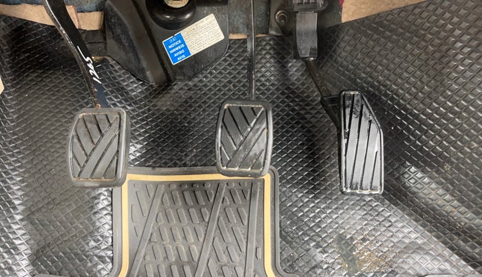 2018 Maruti Dzire VXI, Petrol, Manual, 21,763 km, Pedals