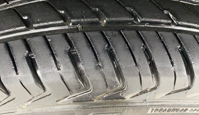 2022 Maruti Alto K10 VXI, Petrol, Manual, 9,865 km, Left Front Tyre Tread