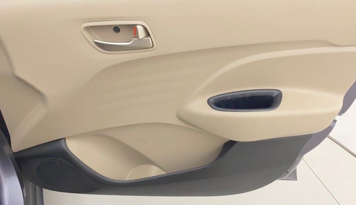 2018 Hyundai NEW SANTRO SPORTZ MT, Petrol, Manual, 13,267 km, Driver Side Door Panels Control