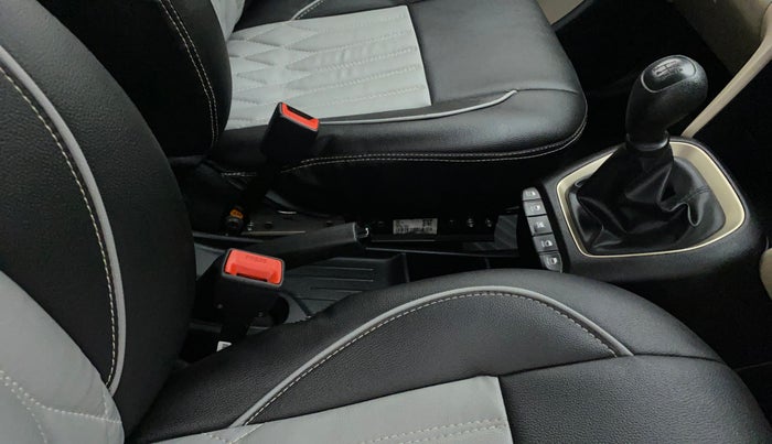 2018 Hyundai NEW SANTRO SPORTZ MT, Petrol, Manual, 13,267 km, Gear Lever