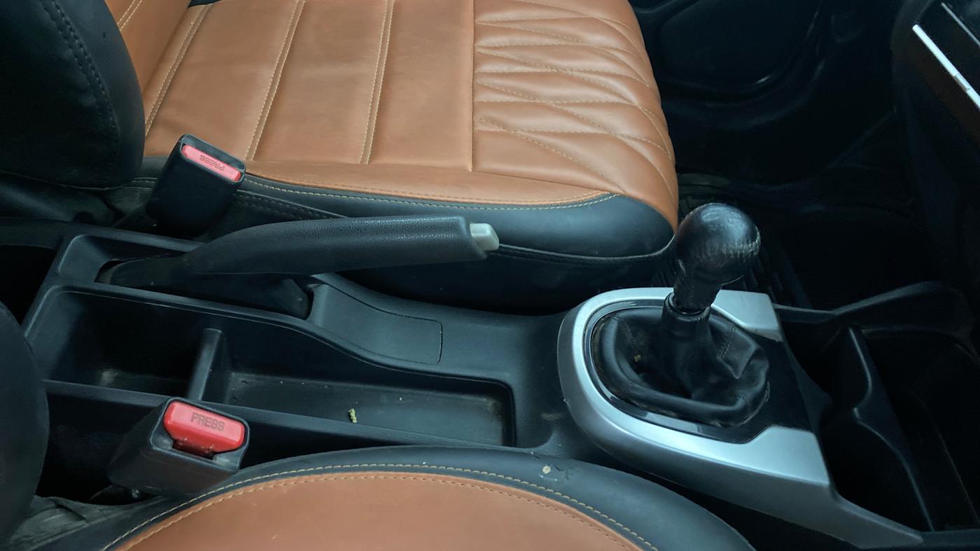 2016 Honda Jazz 1.2L I-VTEC VX, CNG, Manual, 89,926 km, Gear Lever