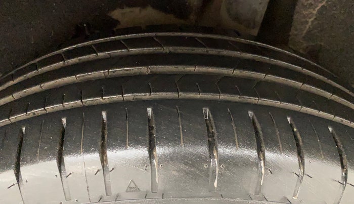 2017 Maruti Baleno ALPHA PETROL 1.2, Petrol, Manual, 83,733 km, Left Rear Tyre Tread