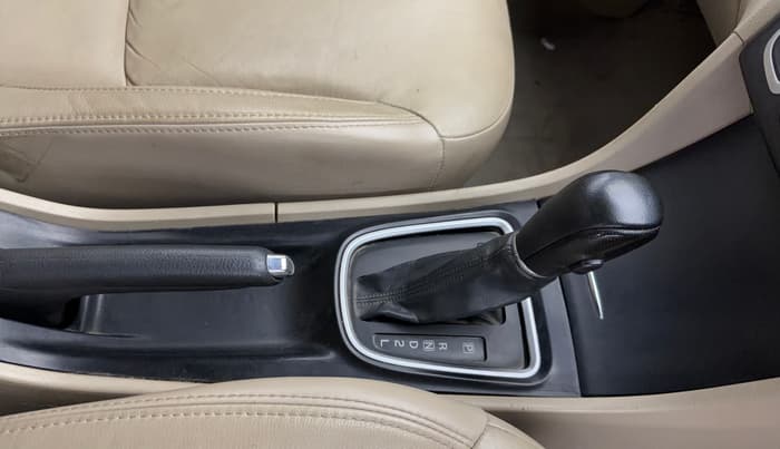 2019 Maruti Ciaz ALPHA  AT 1.5 SHVS PETROL, Petrol, Automatic, 86,102 km, Gear Lever