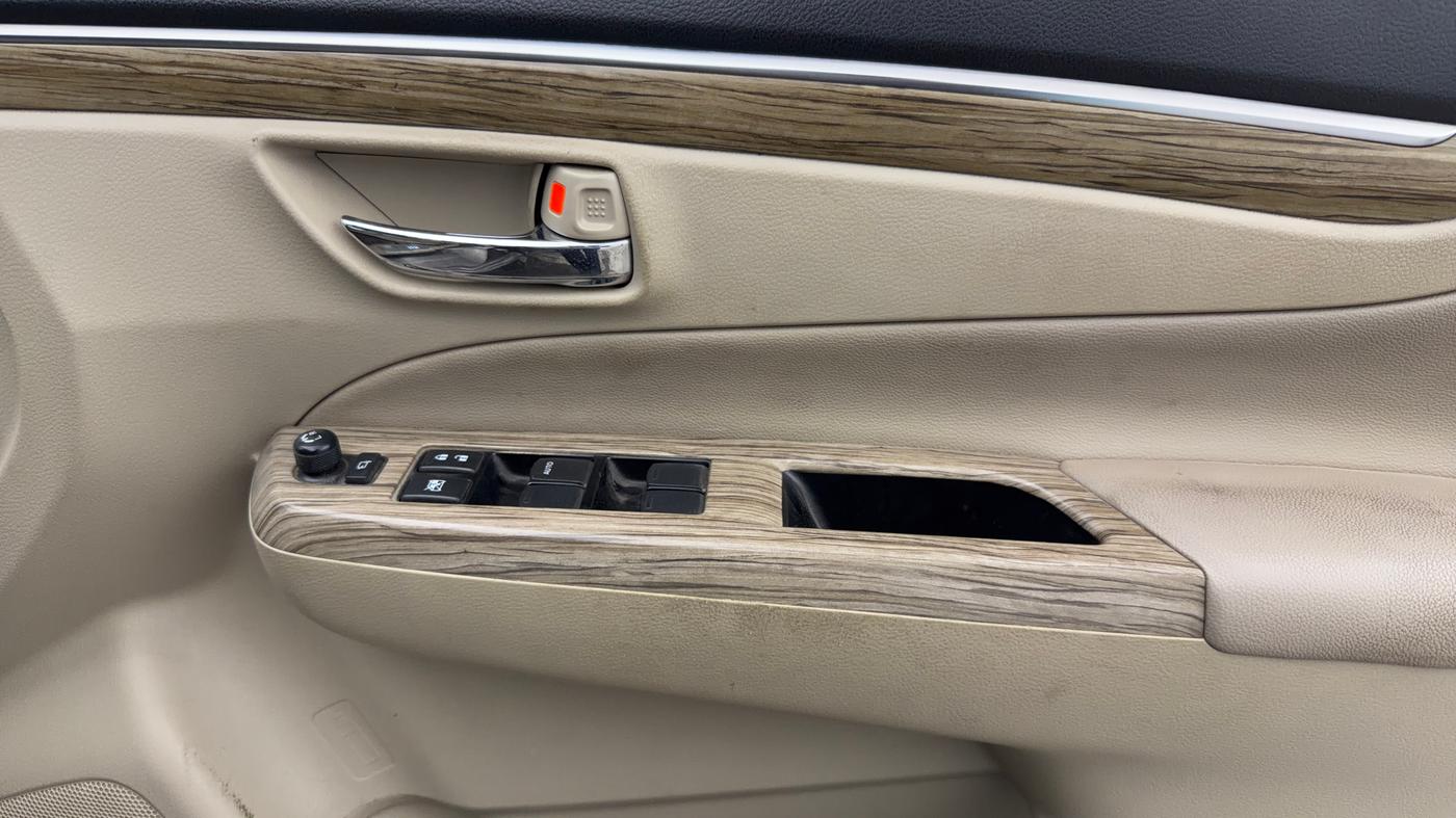 2019 Maruti Ciaz ALPHA  AT 1.5 SHVS PETROL, Petrol, Automatic, 86,206 km, Driver Side Door Panels Control