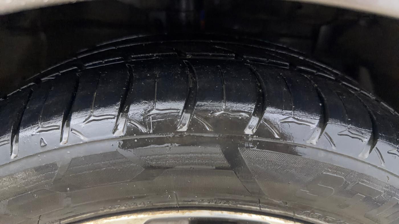 2019 Maruti Ciaz ALPHA  AT 1.5 SHVS PETROL, Petrol, Automatic, 86,206 km, Right Front Tyre Tread