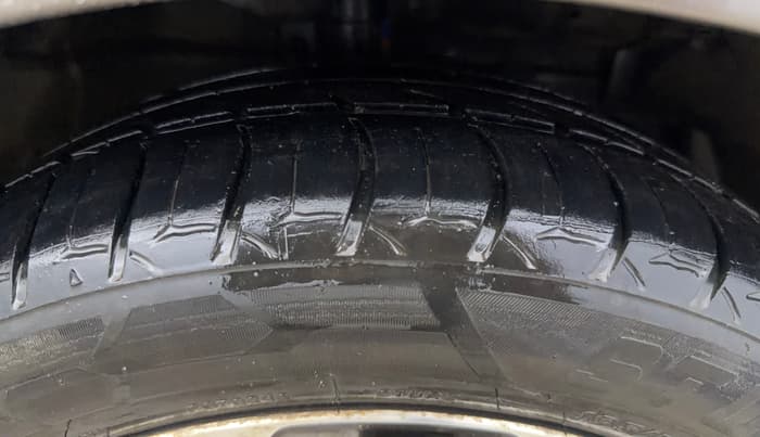 2019 Maruti Ciaz ALPHA  AT 1.5 SHVS PETROL, Petrol, Automatic, 86,102 km, Right Front Tyre Tread