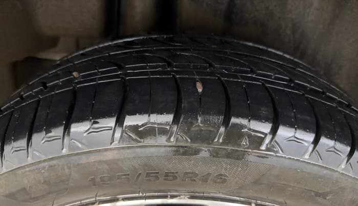 2019 Maruti Ciaz ALPHA  AT 1.5 SHVS PETROL, Petrol, Automatic, 86,102 km, Right Rear Tyre Tread