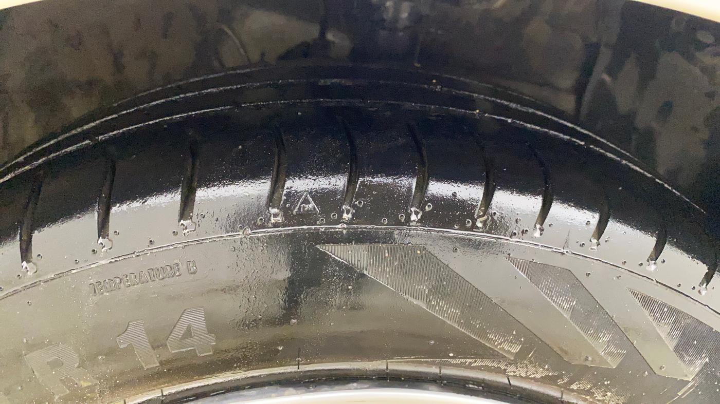 2022 Hyundai AURA S 1.2 CNG, CNG, Manual, 1,36,686 km, Right Front Tyre Tread