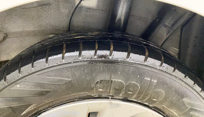 2022 Hyundai AURA S 1.2 CNG, CNG, Manual, 1,36,686 km, Left Rear Tyre Tread