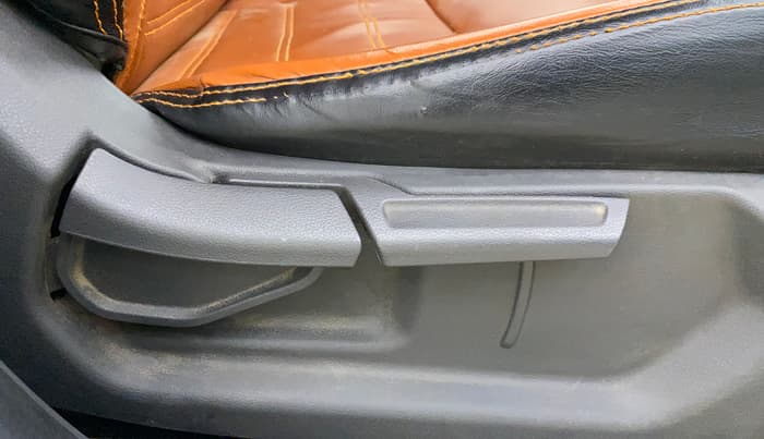 2022 Hyundai AURA S 1.2 CNG, CNG, Manual, 1,36,686 km, Driver Side Adjustment Panel