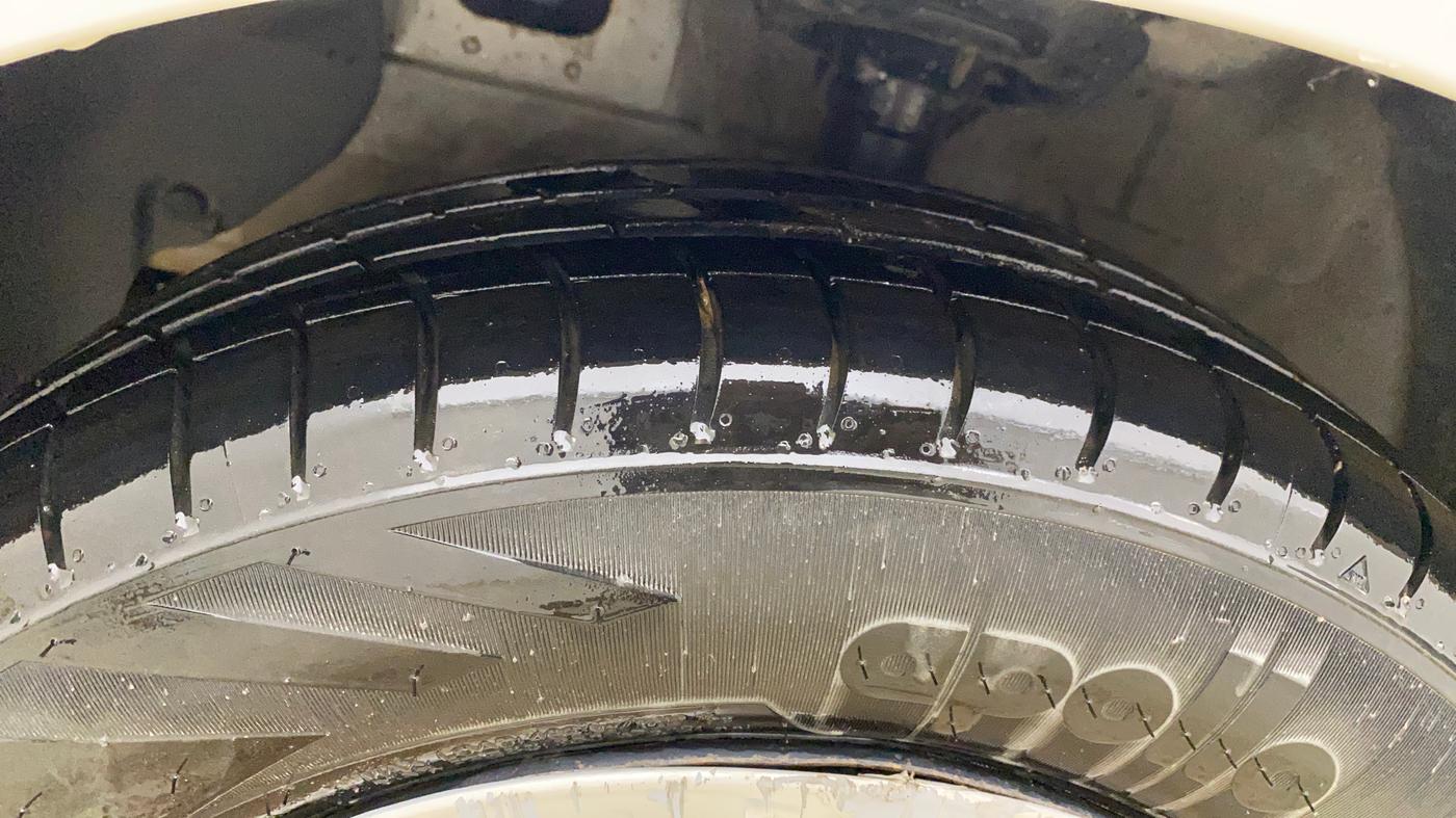 2022 Hyundai AURA S 1.2 CNG, CNG, Manual, 1,36,686 km, Left Front Tyre Tread