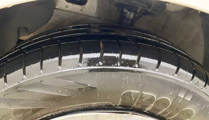 2022 Hyundai AURA S 1.2 CNG, CNG, Manual, 1,36,686 km, Left Front Tyre Tread