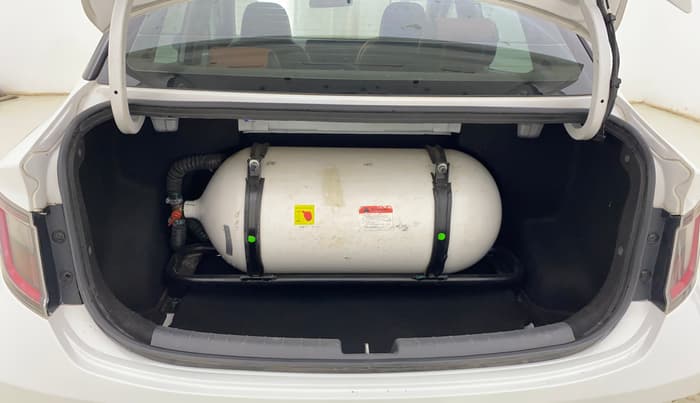 2022 Hyundai AURA S 1.2 CNG, CNG, Manual, 1,36,686 km, Boot Inside