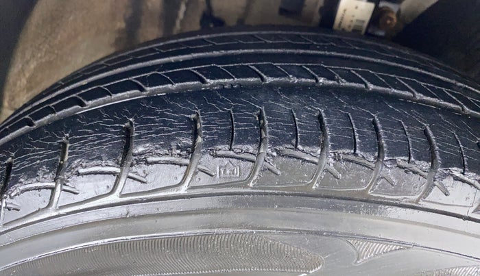 2012 Volkswagen Polo TRENDLINE 1.2L PETROL, Petrol, Manual, 26,585 km, Right Front Tyre Tread