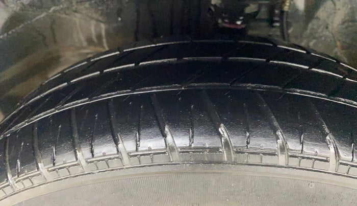 2013 Maruti Alto 800 LXI, Petrol, Manual, 41,413 km, Left Front Tyre Tread