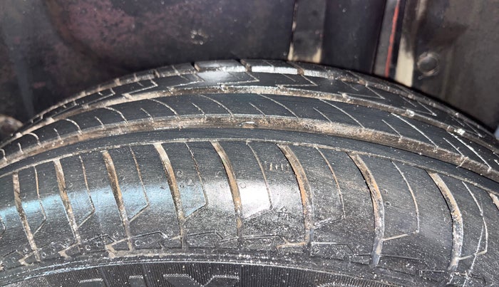 2015 Maruti Swift Dzire VXI, Petrol, Manual, 53,288 km, Left Rear Tyre Tread