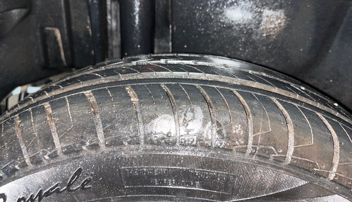 2015 Maruti Swift Dzire VXI, Petrol, Manual, 53,288 km, Right Rear Tyre Tread