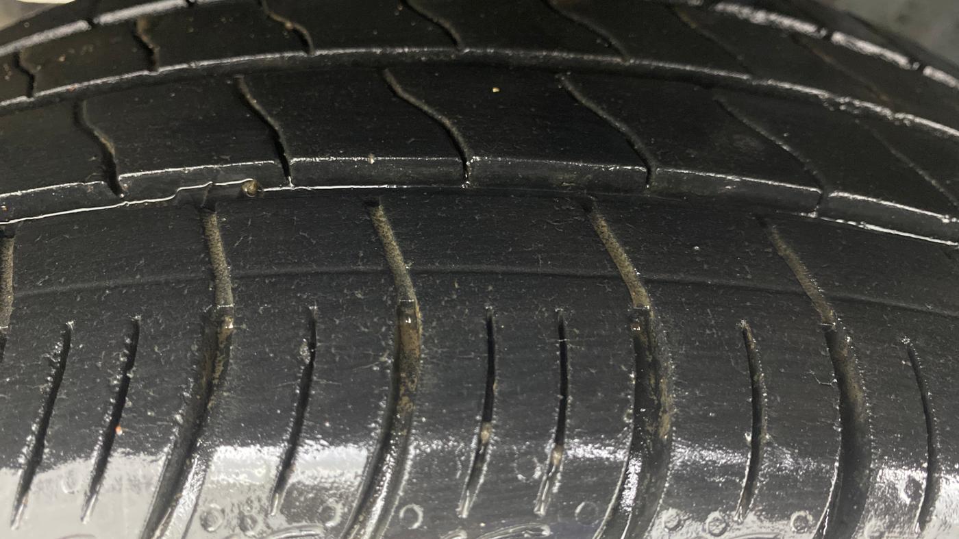 2016 Maruti Baleno ZETA PETROL 1.2, Petrol, Manual, 52,393 km, Left Front Tyre Tread