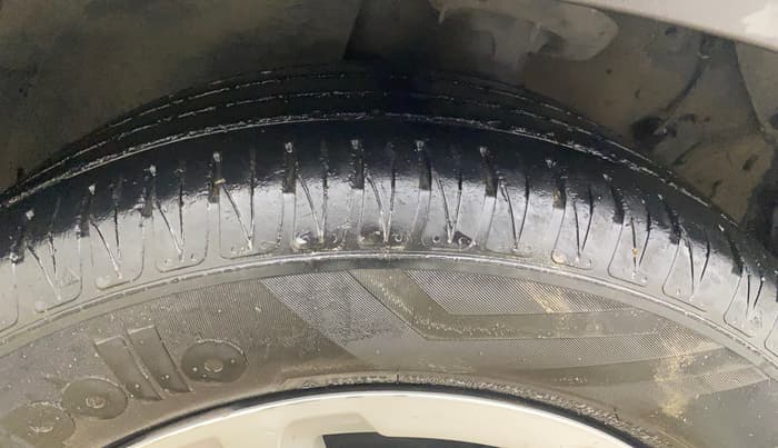 2020 KIA SONET HTX 1.5, Diesel, Manual, 90,574 km, Left Front Tyre Tread