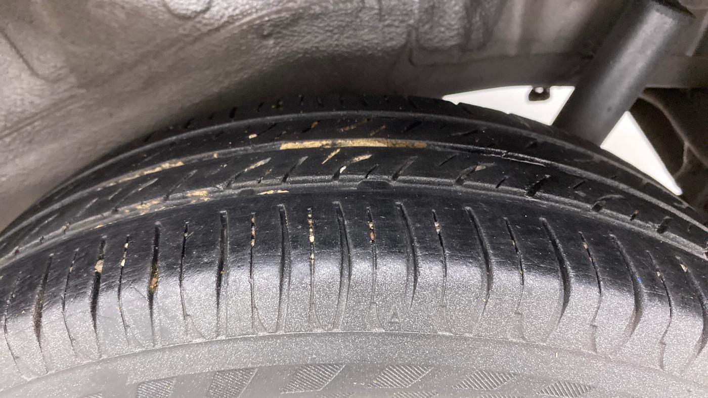 2013 Maruti Wagon R 1.0 VXI, Petrol, Manual, 67,593 km, Left Rear Tyre Tread